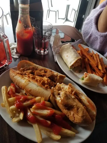 chicken quesadilla Bayou Bar & Grill in Manayunk