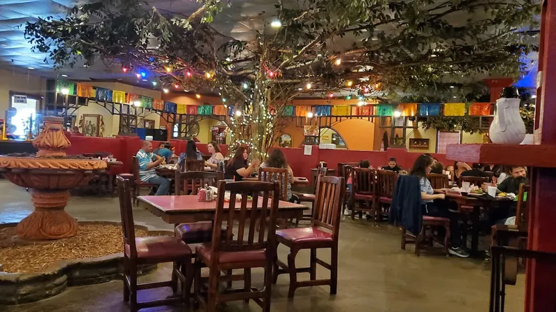 mexican restaurants Mercado Juarez Cafe