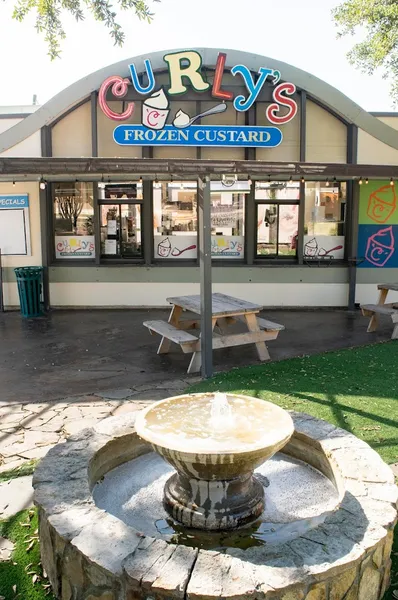 ice cream shops Curly's Frozen Custard