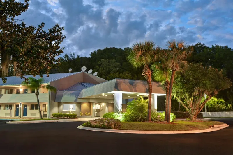 pet friendly hotels Studio 6 Jacksonville, FL - Baymeadows