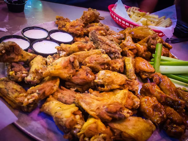 Wings restaurants Pluckers Wing Bar