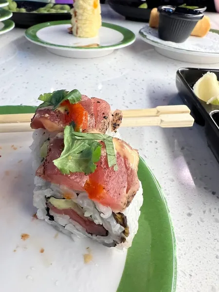 Tuna restaurants Akarii Revolving Sushi