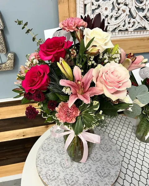 florist LM Blooms, LLC