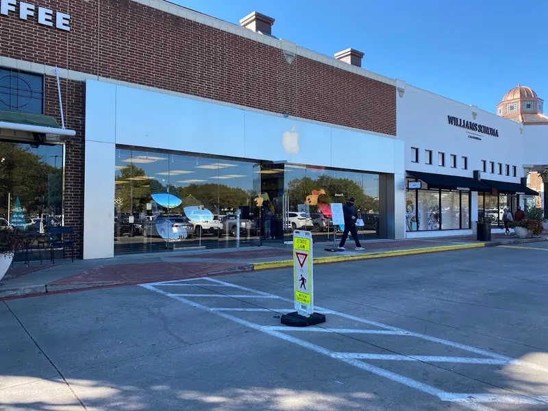 electronics stores Apple University Park Village