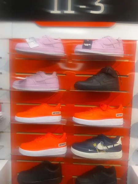 mens shoe stores Hibbett Sports