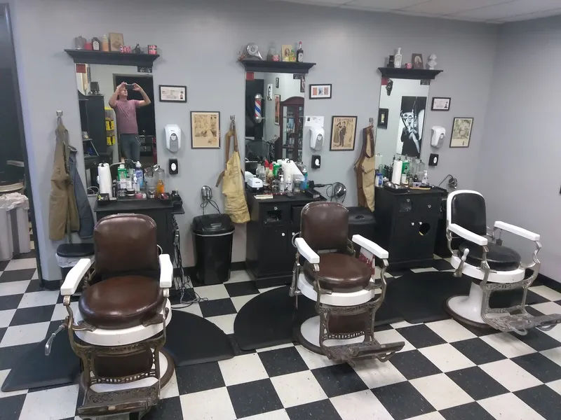 barber shops Pomade & Tonic Barbershop (Traditional Barbershop & Social Club)