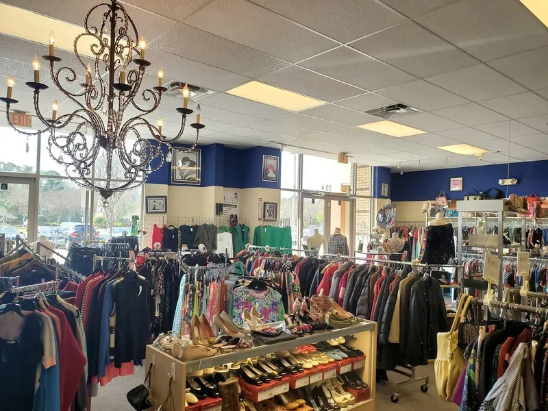 consignment shops Fifi's Fine Resale Apparel of Harbour Village