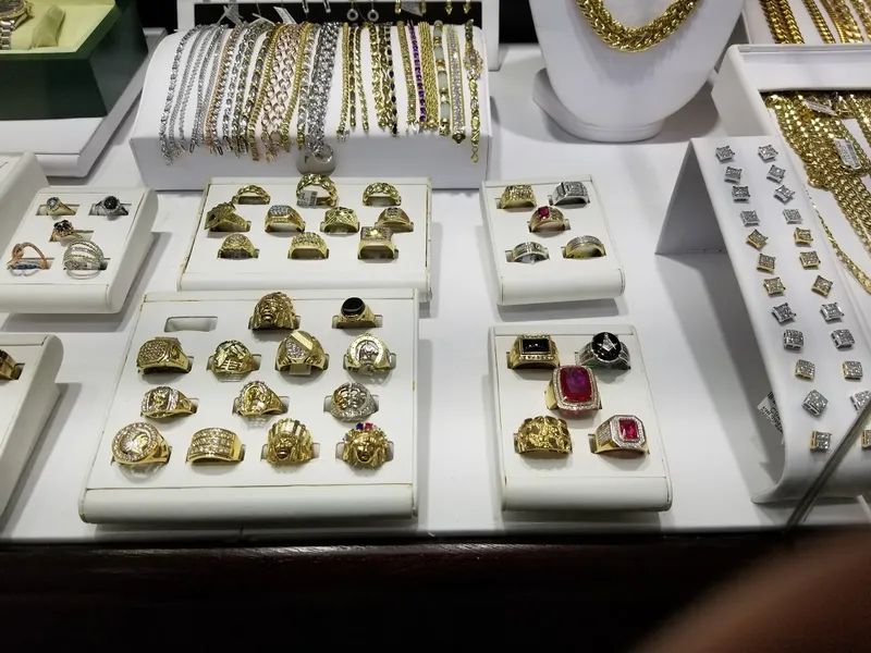 jewelry stores Deerwood Jewelers