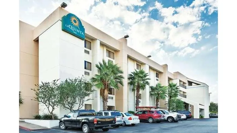 pet friendly hotels La Quinta Inn by Wyndham Austin North