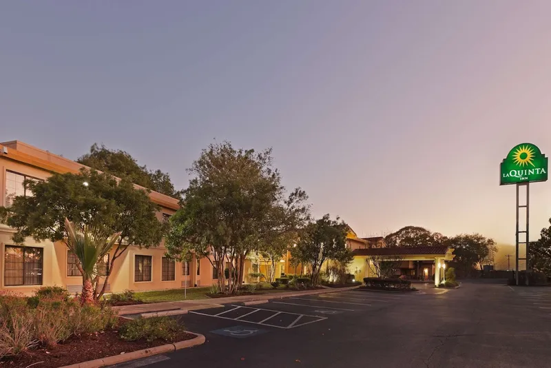 pet friendly hotels La Quinta Inn by Wyndham Austin Oltorf