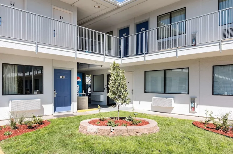 pet friendly hotels Motel 6 Austin, TX - South - Airport