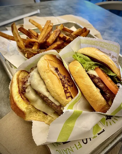 hot dog BurgerFi