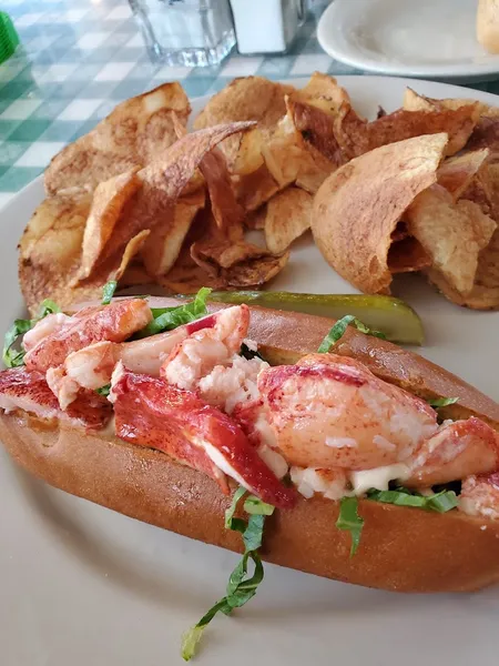 lobster rolls Lucile’s