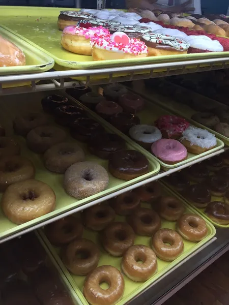 donuts shop Donuts Plus