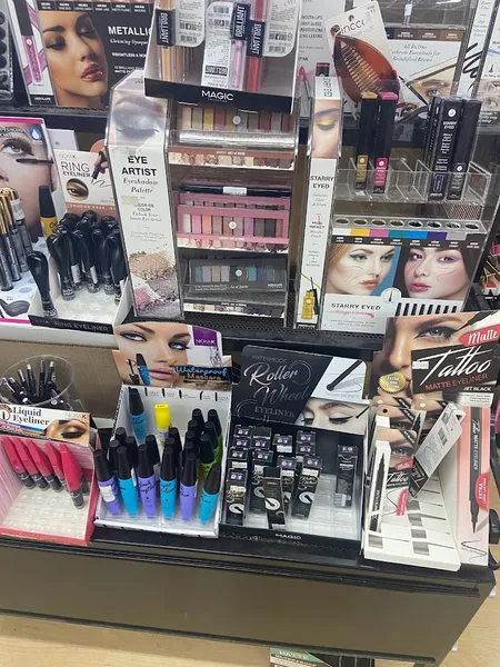 cosmetics stores Super Beauty