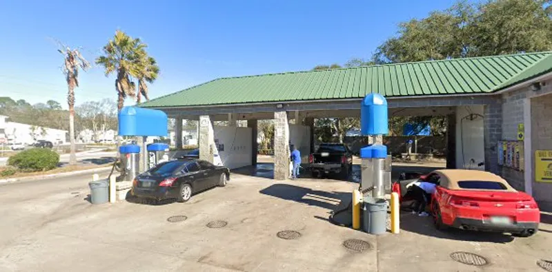 car wash Oak Plaza Carwash