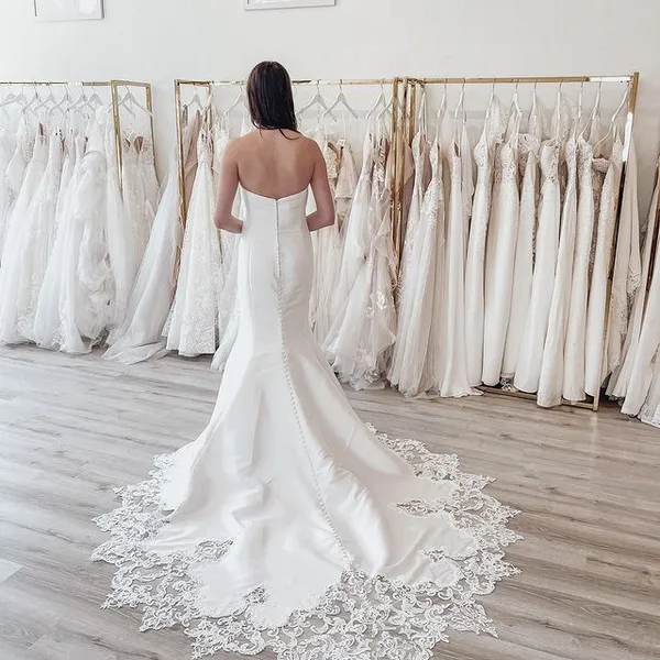 dress stores I Dream - A Bridal Boutique