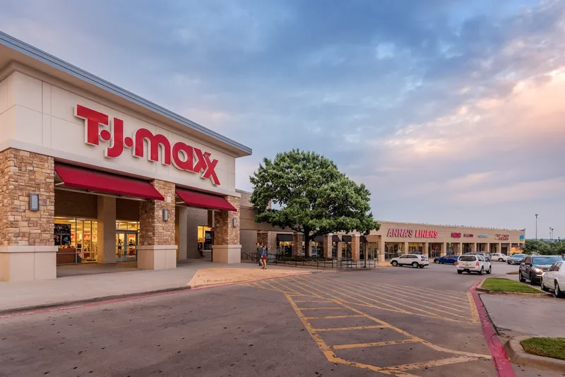 shopping malls Overton Park Plaza