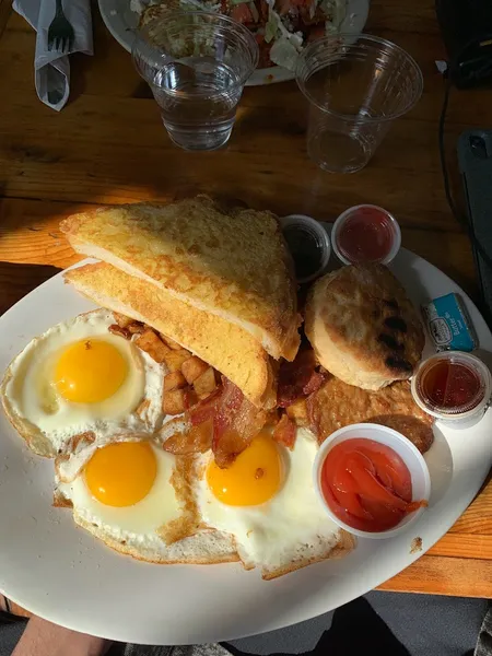 egg sandwich Cenote