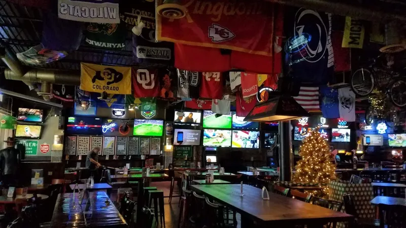 sports bars Woody's Tavern