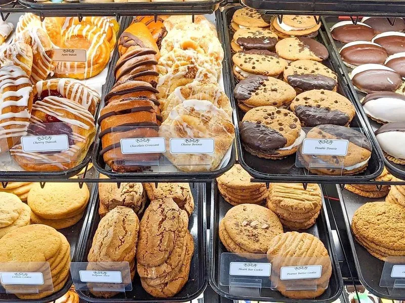 cookies Henri's Bakery & Deli