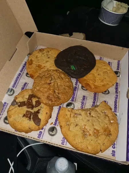 cookies Insomnia Cookies