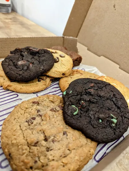 cookies Insomnia Cookies