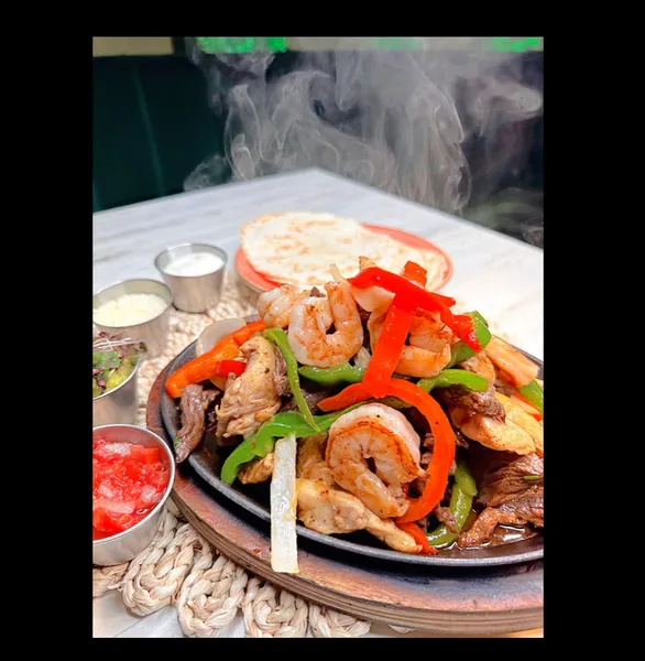 chicken fajitas La Diosa Taqueria Calle 8