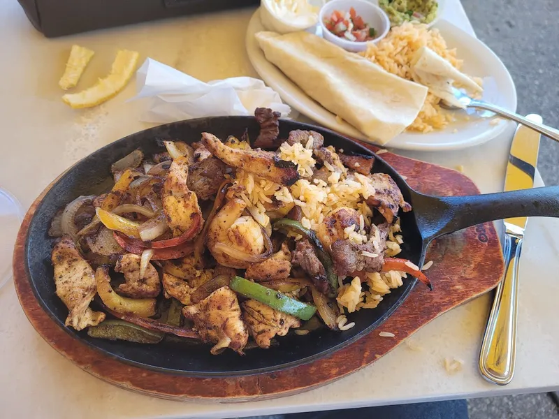 chicken fajitas Kantina Restaurant