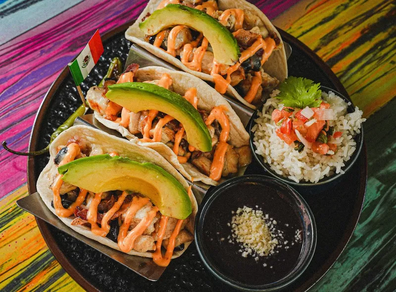 chicken fajitas Abuela's Tacos🌮🇲🇽 Latin Restaurant