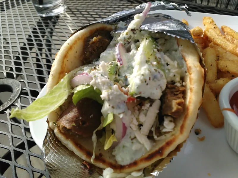 gyro Cafe Nova