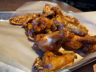 Best of 12 buffalo wings in South Addition Anchorage