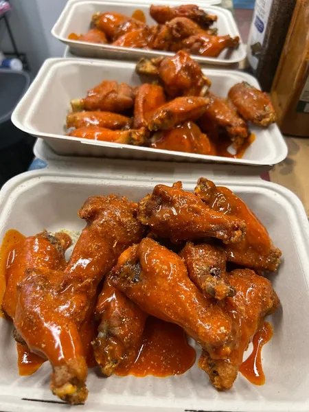 buffalo wings Saucin Wings