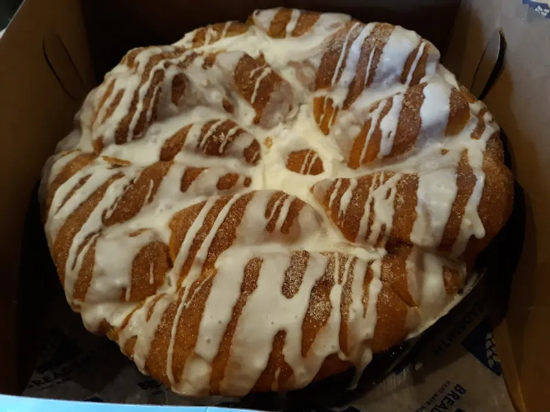 cinnamon rolls Breadsmith of St. Louis