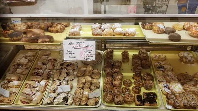 cinnamon rolls Buettner's Bakery