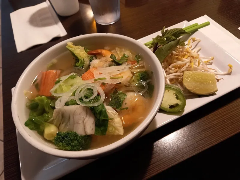 Soups Sprout's Springroll & Pho