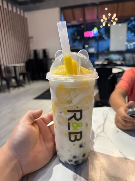 bubble tea R&B Tea Arlington