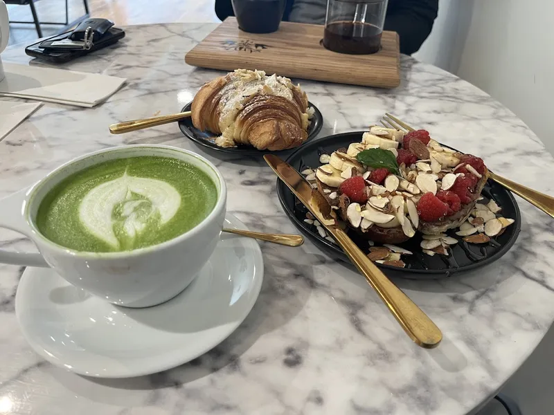 matcha Pax & Beneficia Coffee - Plano