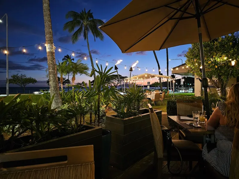 romantic restaurants The Original Roy's in Hawaii Kai