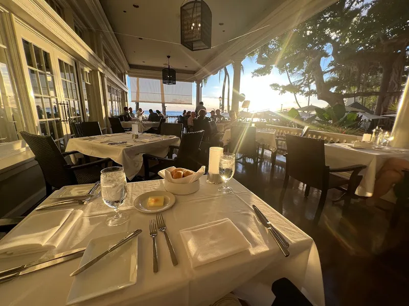 romantic restaurants Beachhouse at the Moana