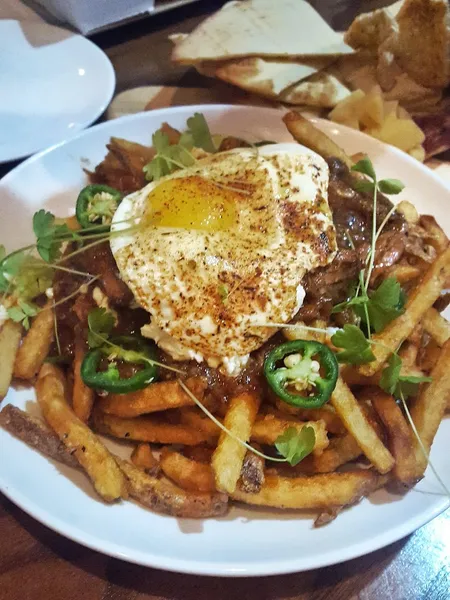 poutine 1608 Crafthouse