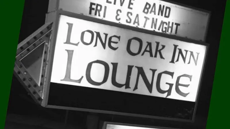 happy hours Lone Oak Lounge