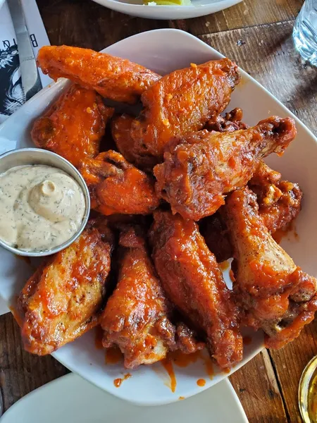 buffalo wings Dark Horse Bar & Eatery