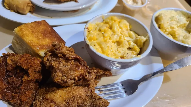 fried chicken Carmi Soul Food - Express Southern Kitchen