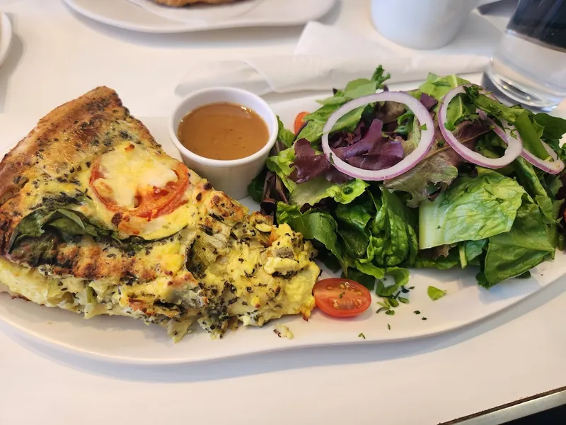 quiche Baguette Cafe