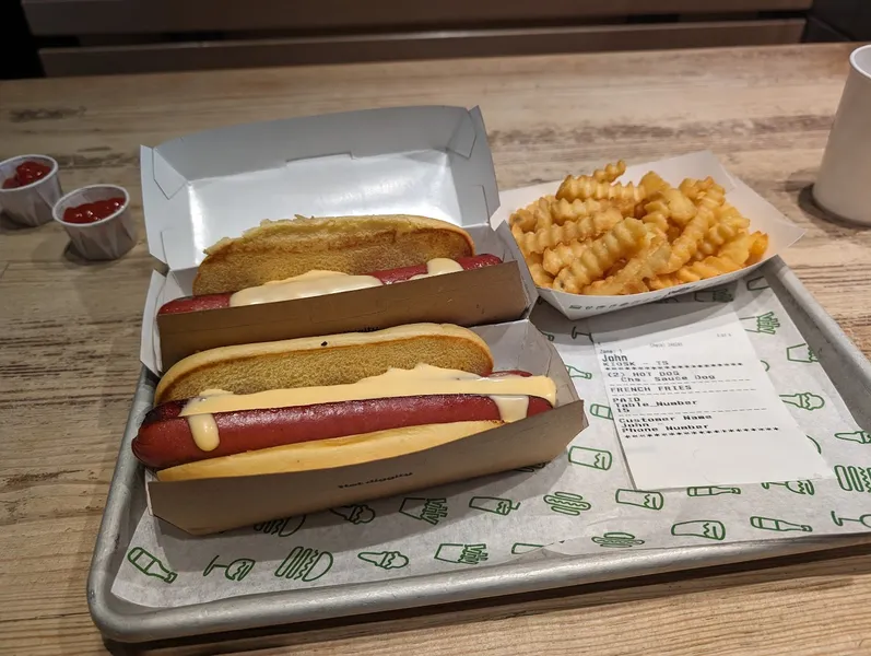 hot dog Shake Shack First National Building - Downtown Detroit