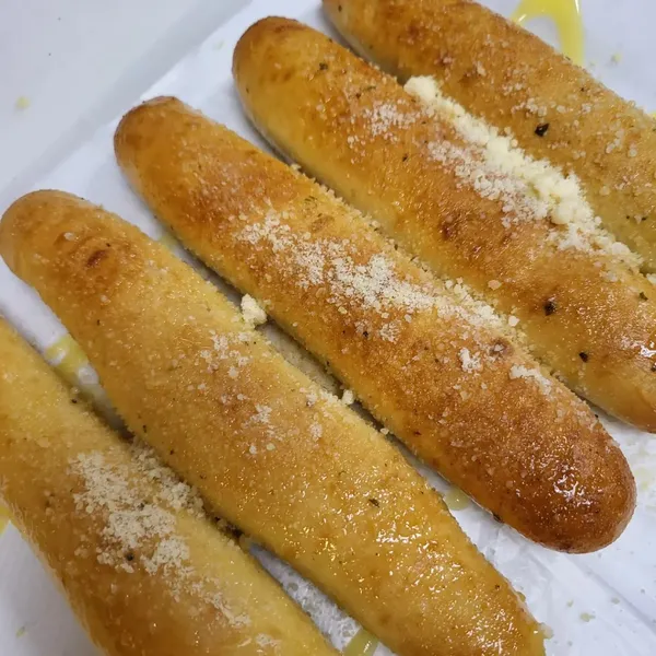 breadsticks Slicer's Pizza