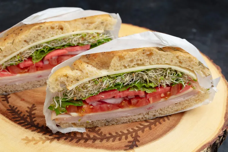 caprese sandwich AkeLarry