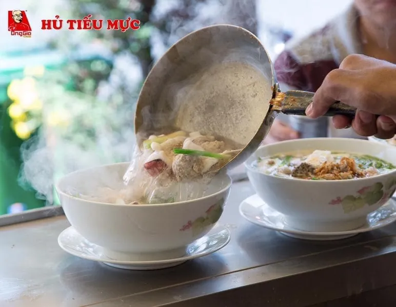 Hủ Tiếu Mực Ông Già Cali