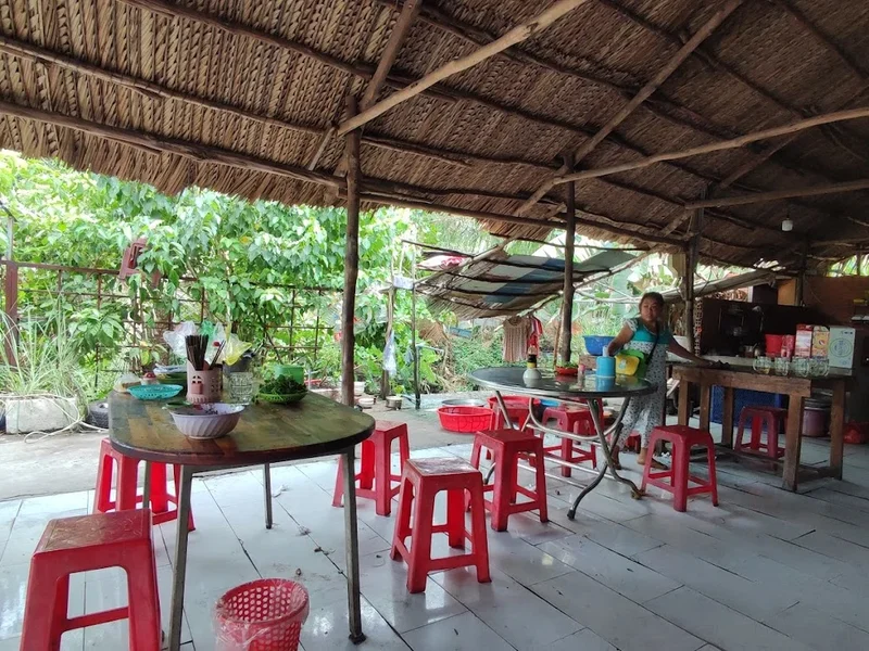 QUÁN CƠM VEN SÔNG